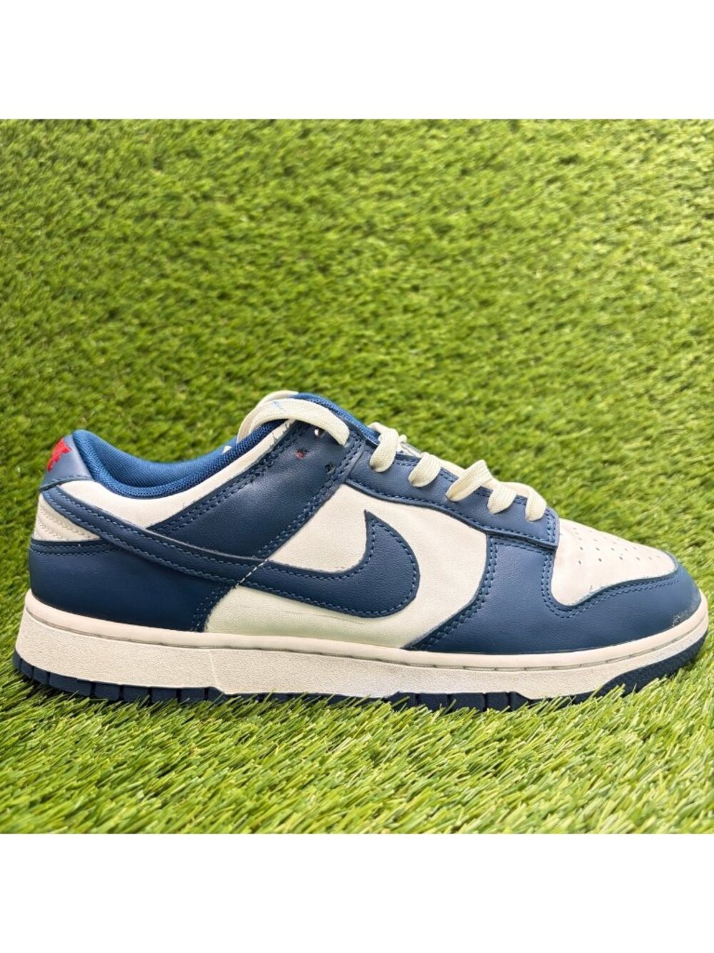 Nike Dunk Low Mens Size 9.5 White Blue Athletic Walking Leather Shoes Sneakers